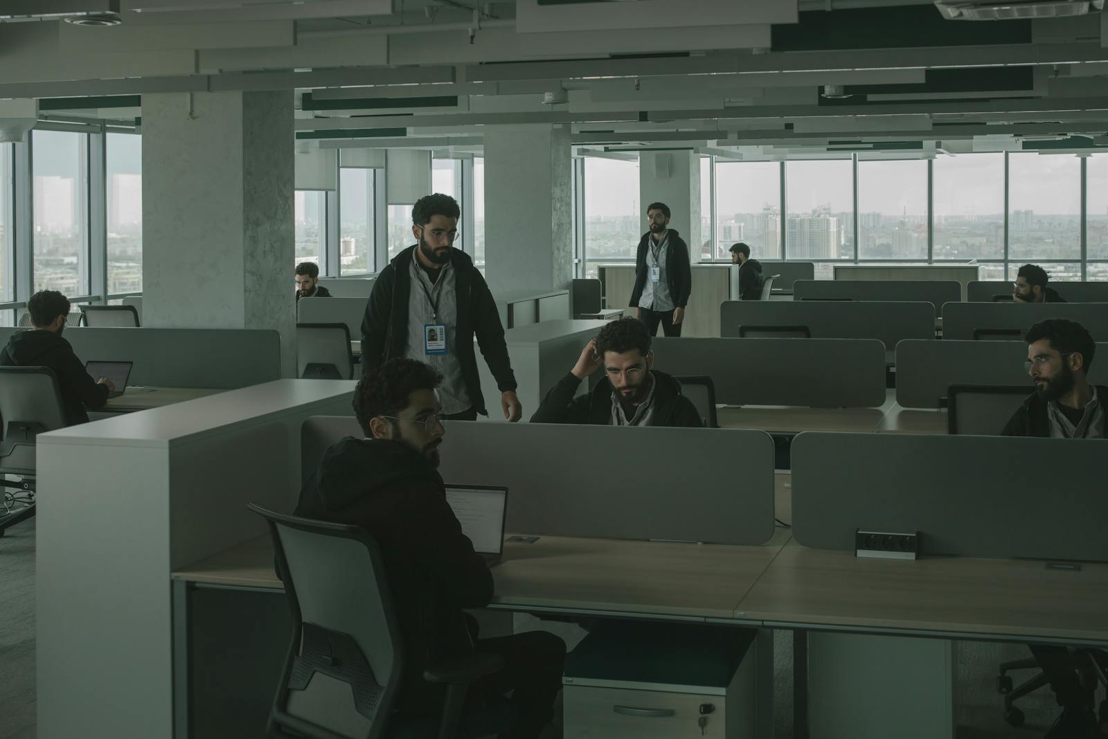 ¿Trabajas demasiado pero no avanzas? El poder del enfoque